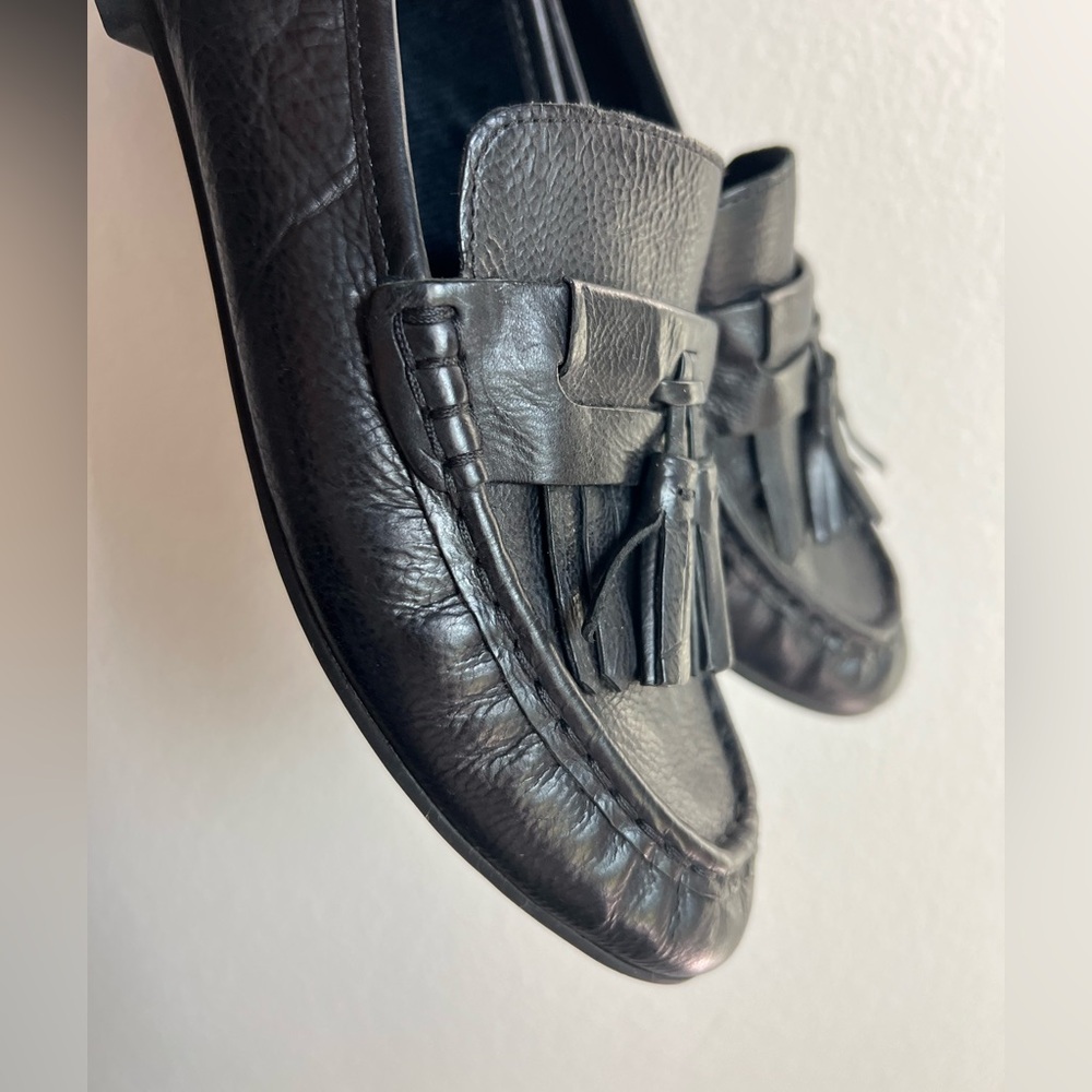 Born Classic Black Leather Tassel Loafers